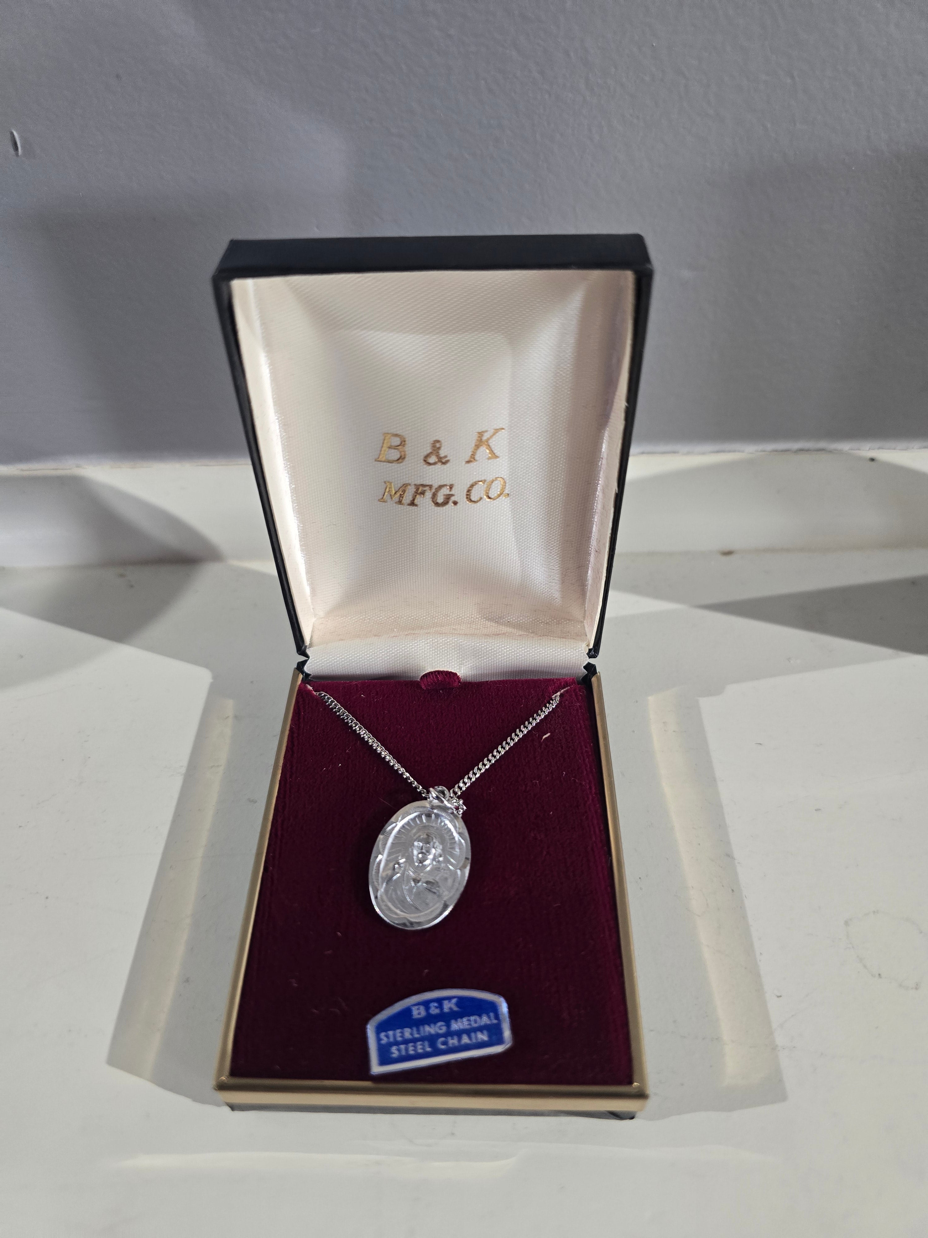 Vintage Sterling Silver Sacred Heart of Jesus Pendant Necklace