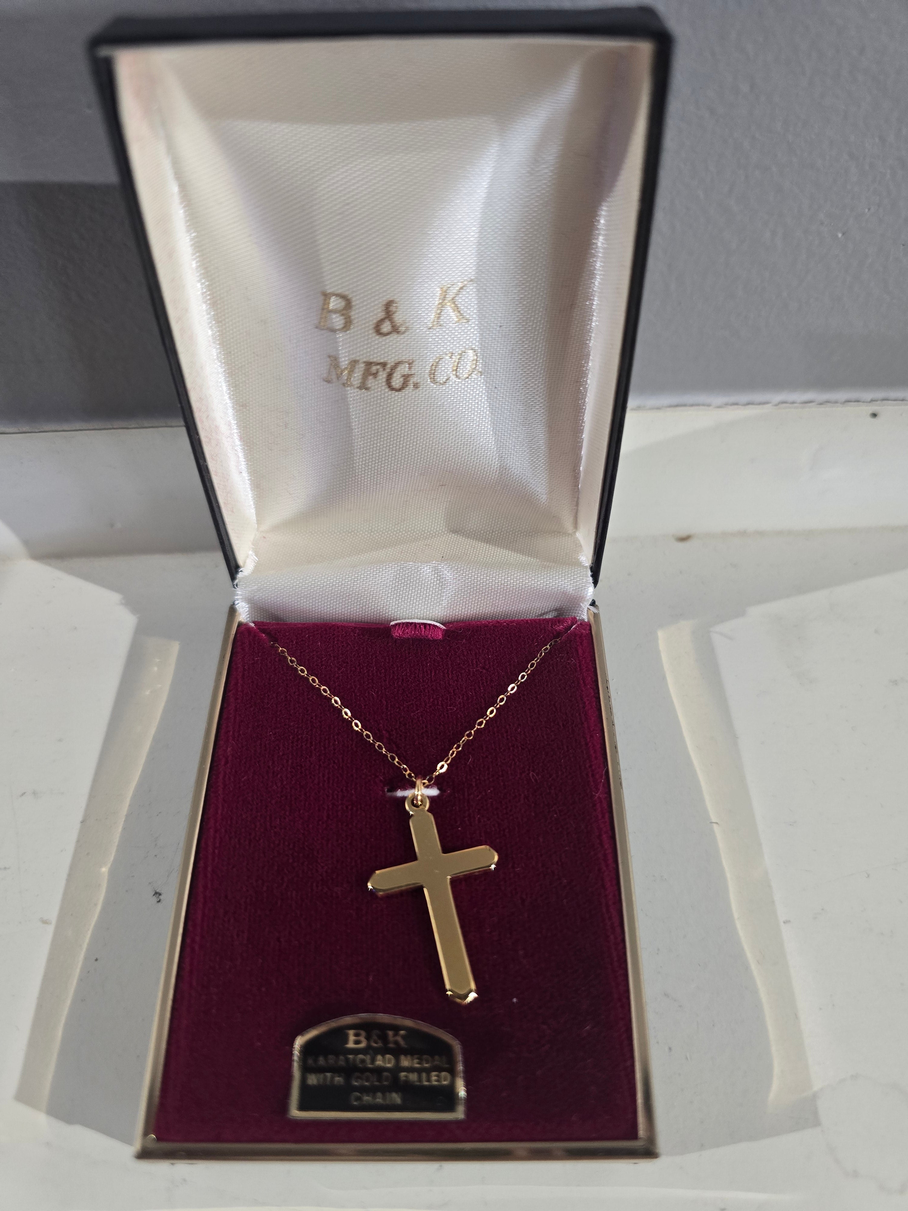 Vintage Beveled Cross Pendant Necklace