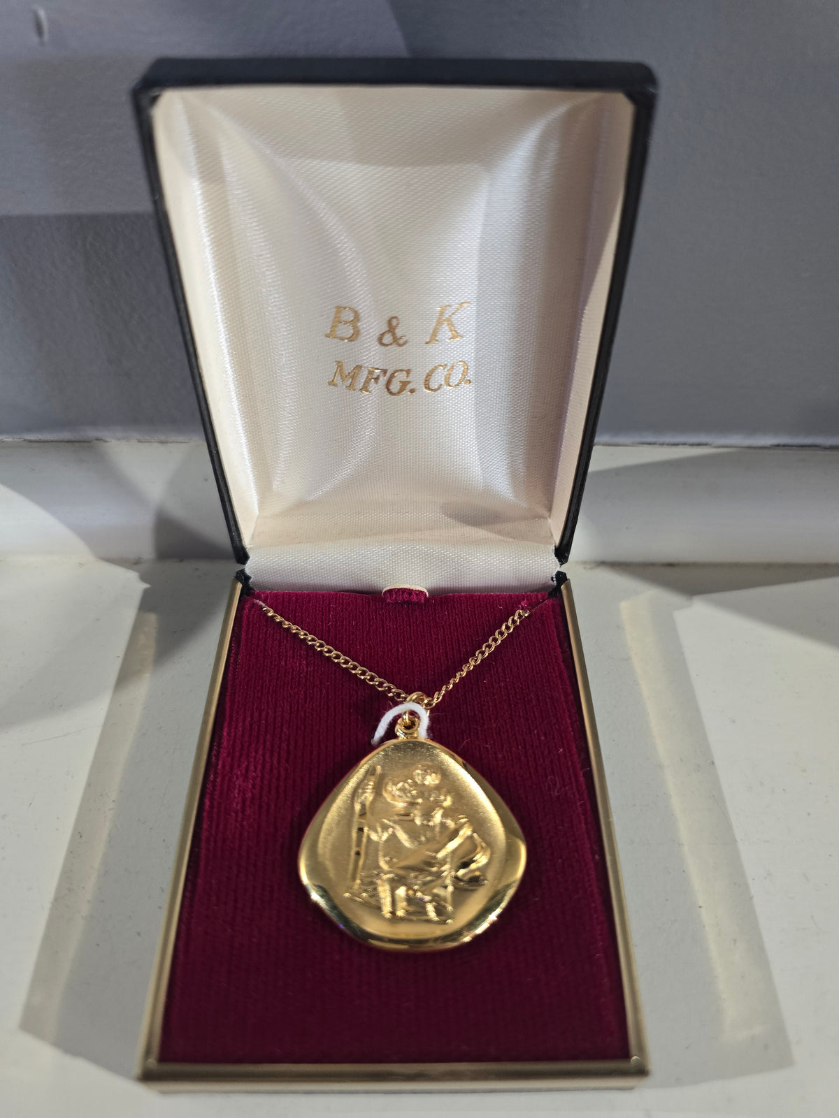 Vintage Gold Tone Saint Christopher Freeform Large Medal Necklace