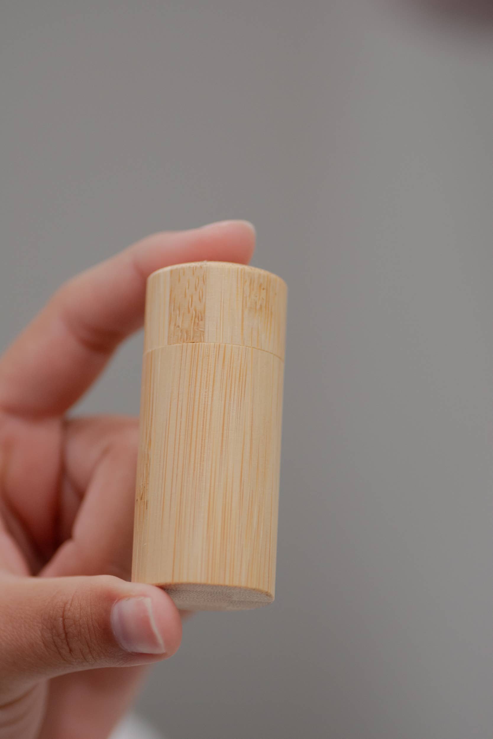 Charcoal Floss - Bamboo Holder - White Label Friendly - No Tox Life